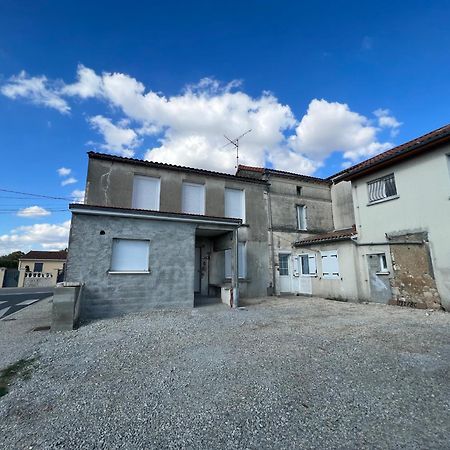 Le Gond-Pontouvre 180B - Duplex T2 Tout Confort - Wifi Netflix מראה חיצוני תמונה